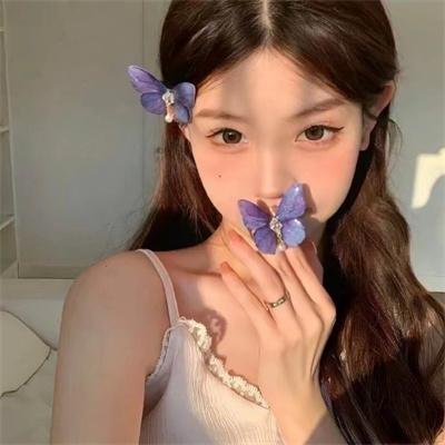 5个吓鬼的少年
